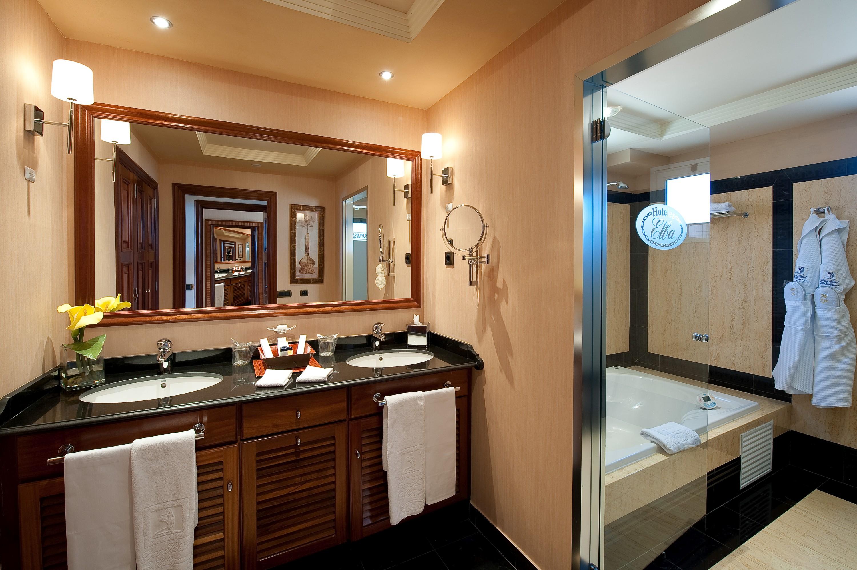 厄尔巴岛埃斯特波纳海水浴温泉酒店 客房 照片 Bathroom