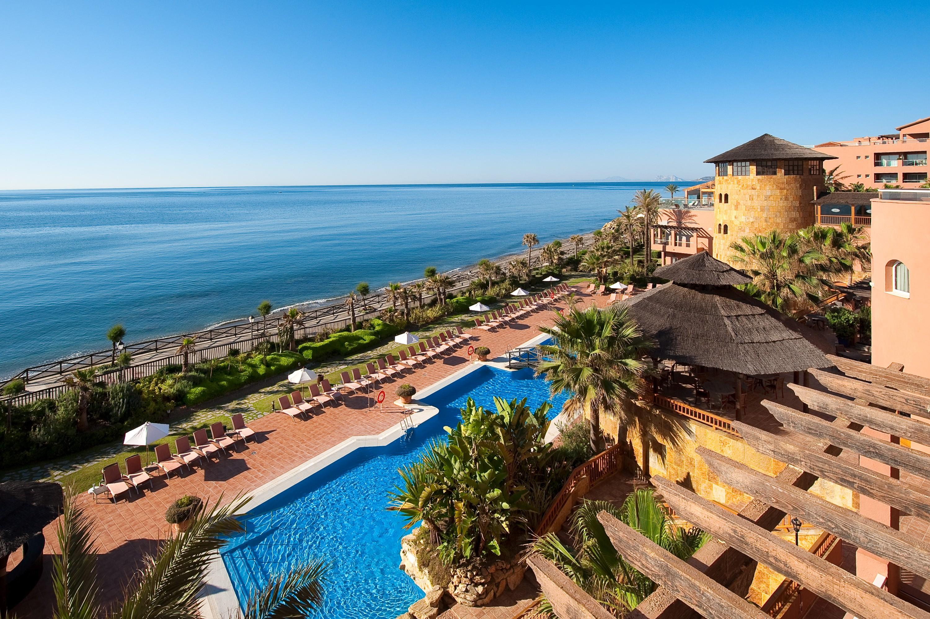 厄尔巴岛埃斯特波纳海水浴温泉酒店 外观 照片 The resort's swimming pool