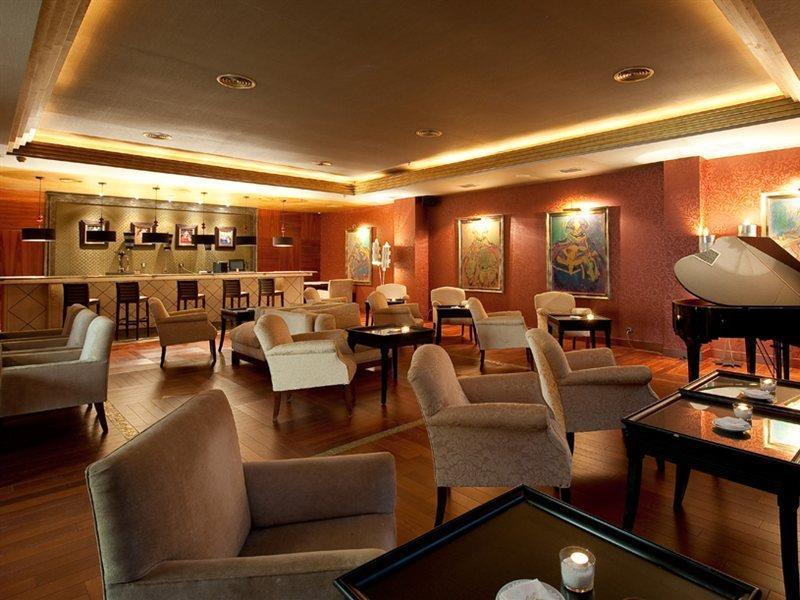 厄尔巴岛埃斯特波纳海水浴温泉酒店 外观 照片 The lounge at the airport