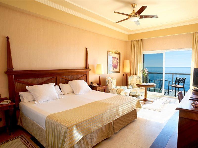厄尔巴岛埃斯特波纳海水浴温泉酒店 外观 照片 A room at the hotel