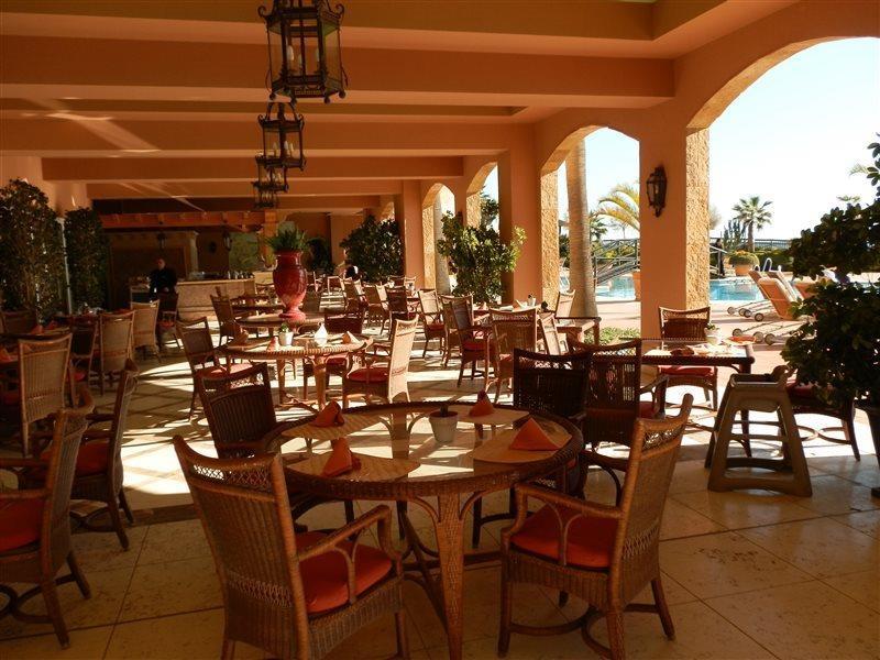 厄尔巴岛埃斯特波纳海水浴温泉酒店 外观 照片 The restaurant at the Royal Palm